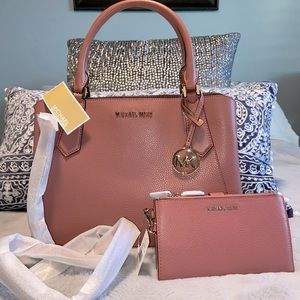 Authentic MK KIMBERLY SATCHEL AND WRISTLET COLOR ROSE LARGE